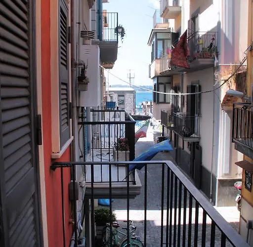 לינה וארוחת בוקר Darsena